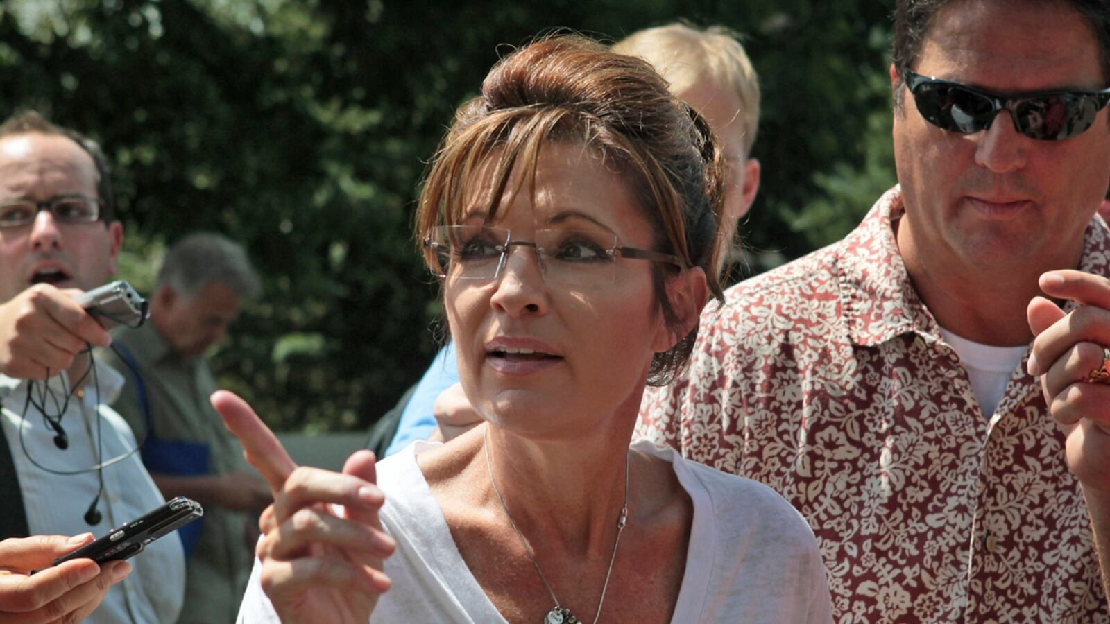 cheats/2011/09/27/palin-threatens-to-sue-joe-mcginniss/sarah-palin-david-letterman-enemies_jgcp6d