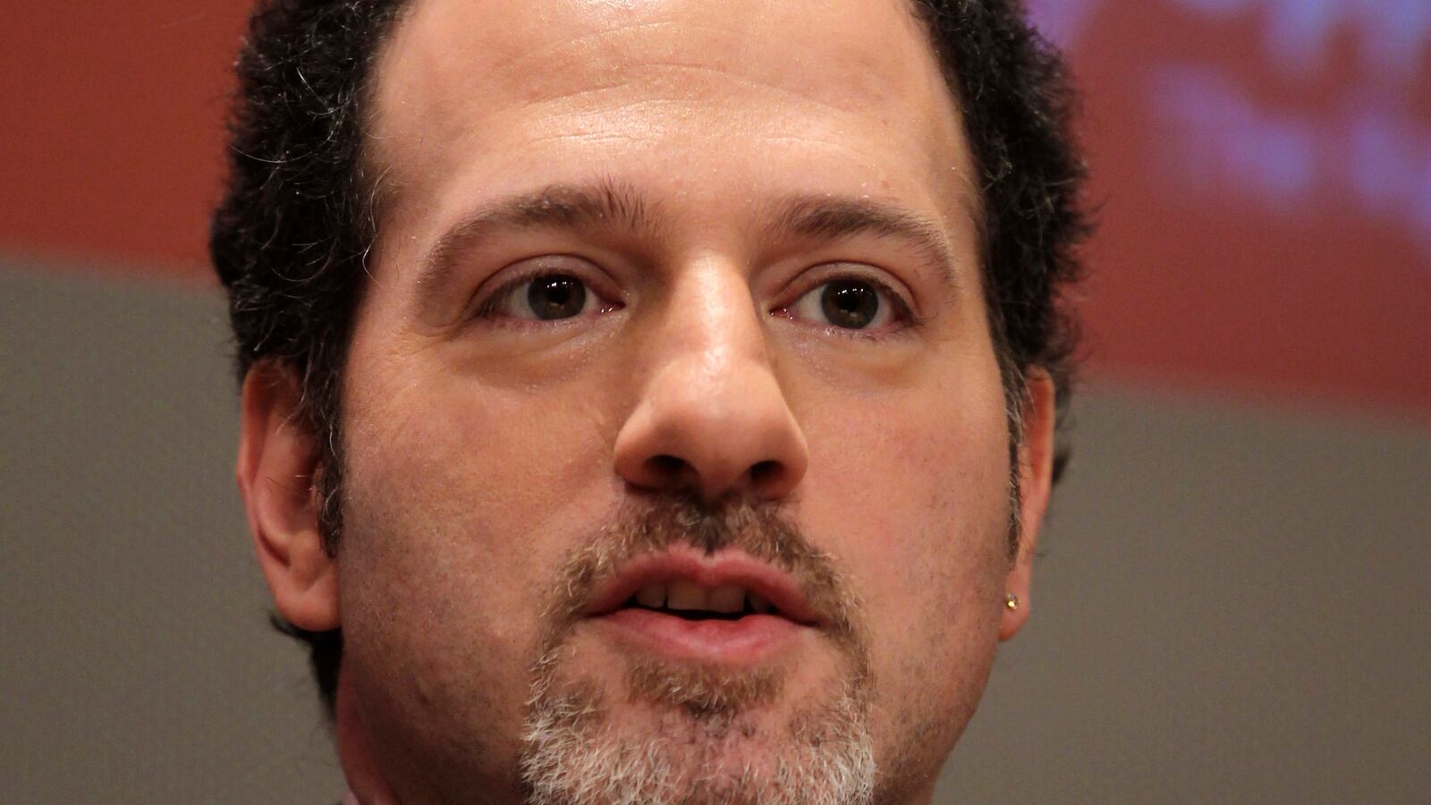 articles/2014/02/27/don-t-trust-the-economic-numbers-that-govern-our-world/140227-karabell-tease_y5fsds