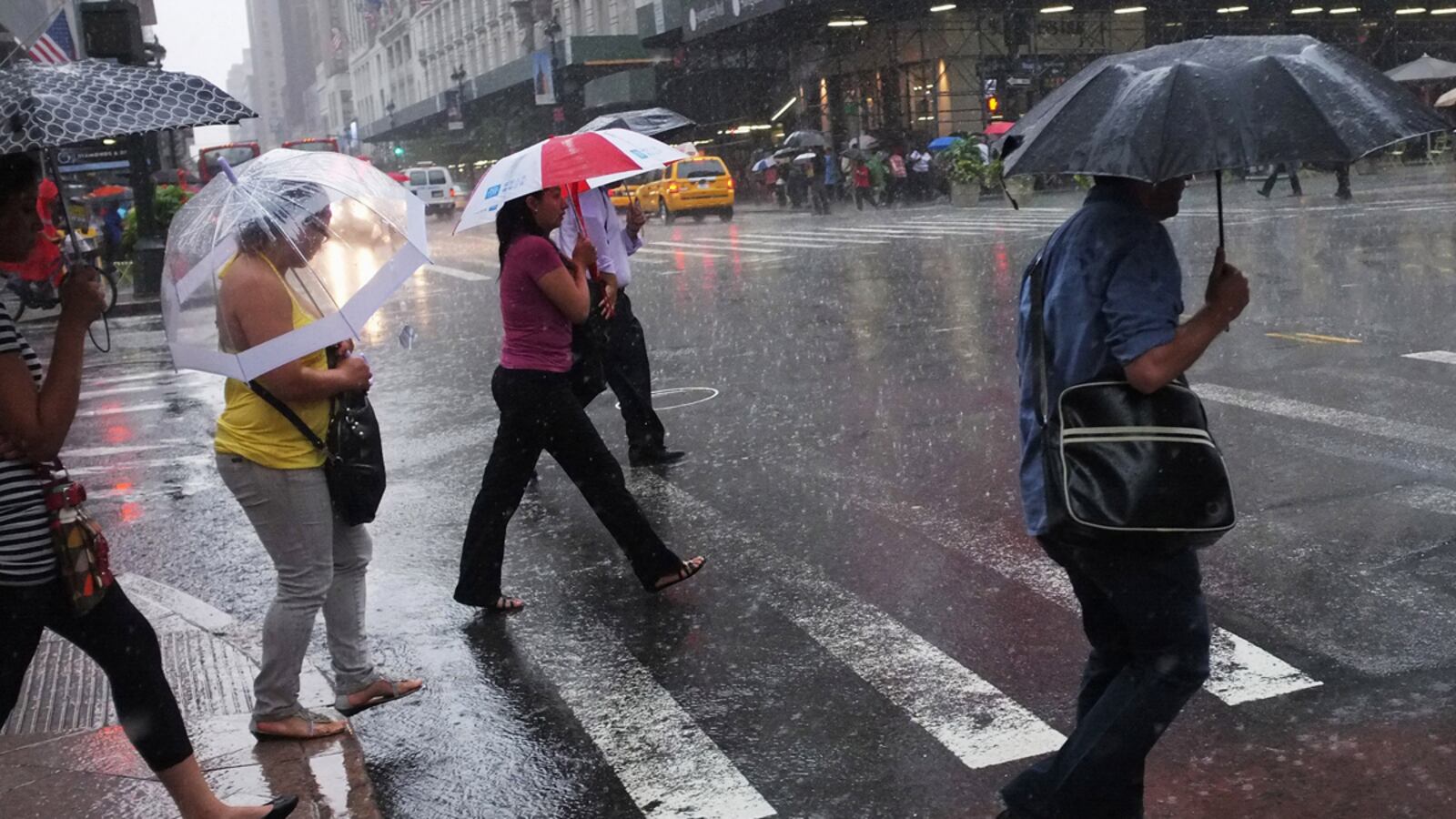 cheats/2011/08/26/hurricane-could-cost-nyc-billions/hurricane-irene-cost-forecast-cheat_rvrzkb