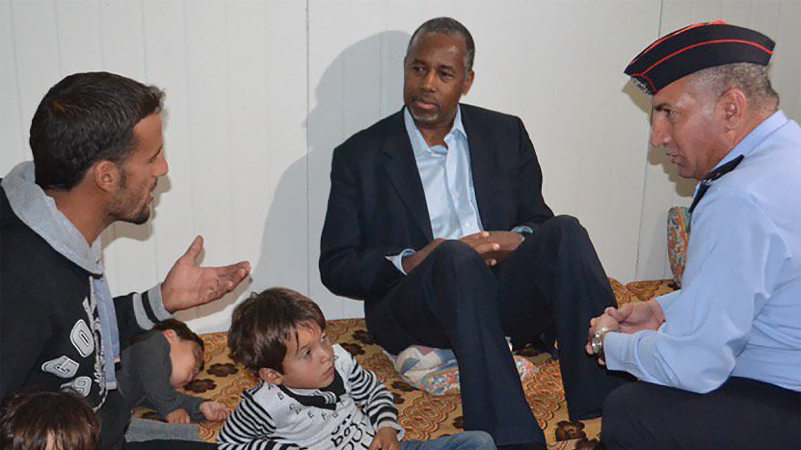 articles/2015/11/30/the-limited-lessons-of-carson-s-foreign-field-trip/151130-resnick-carson-tease_zj0be2