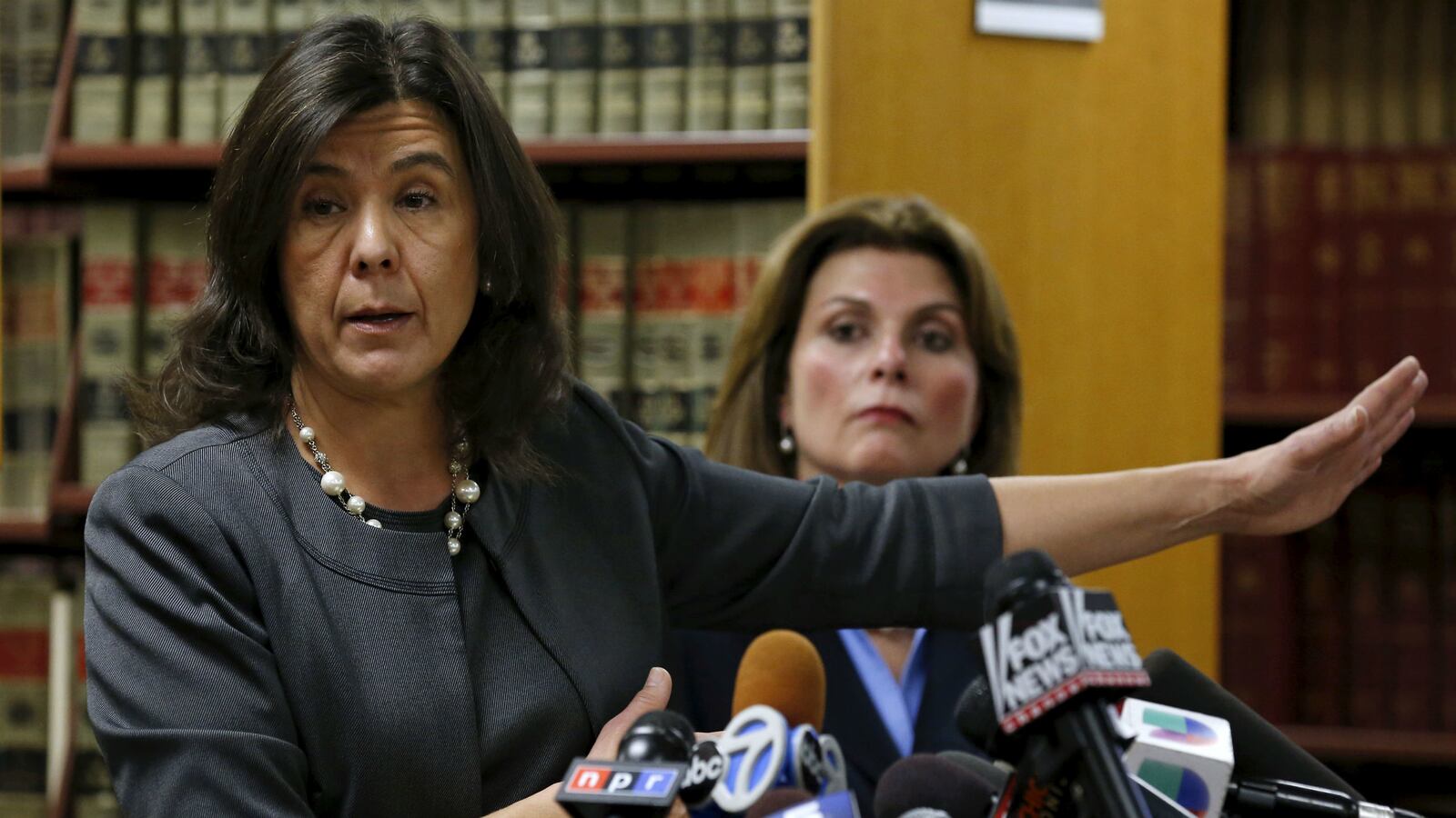 cheats/2016/03/15/alvarez-concedes-state-s-attorney-race/160315-alvaraz-concedes-cheat_vrrs9s