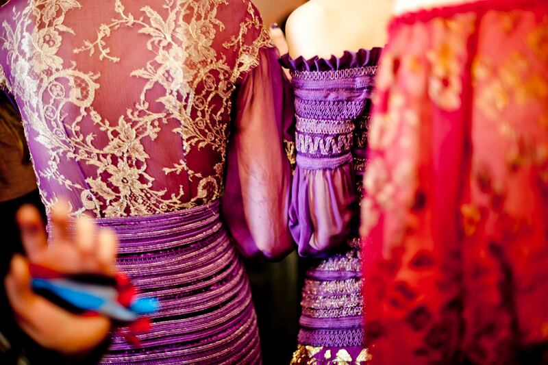 galleries/2012/02/27/versace-dolce-gabbana-prada-backstage-at-milan-fashion-week-fall-winter-2012-photos/milan-fashion-backstage-14_rwik4u