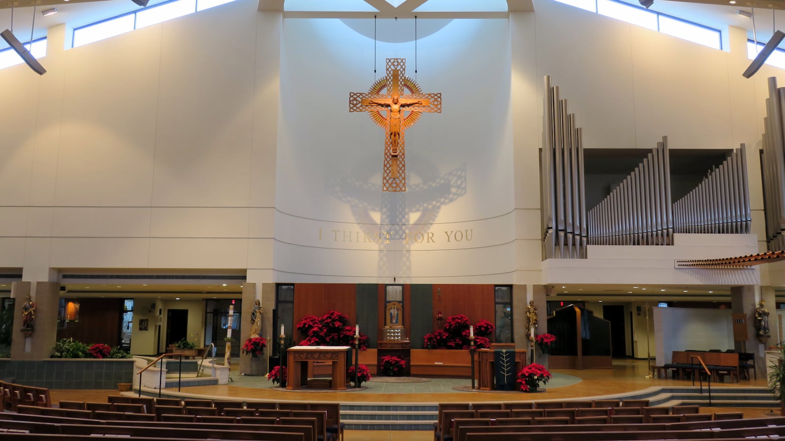 Our_Lady_of_Good_Counsel_Church__Plymouth__Michigan__-_nave_txlzmd