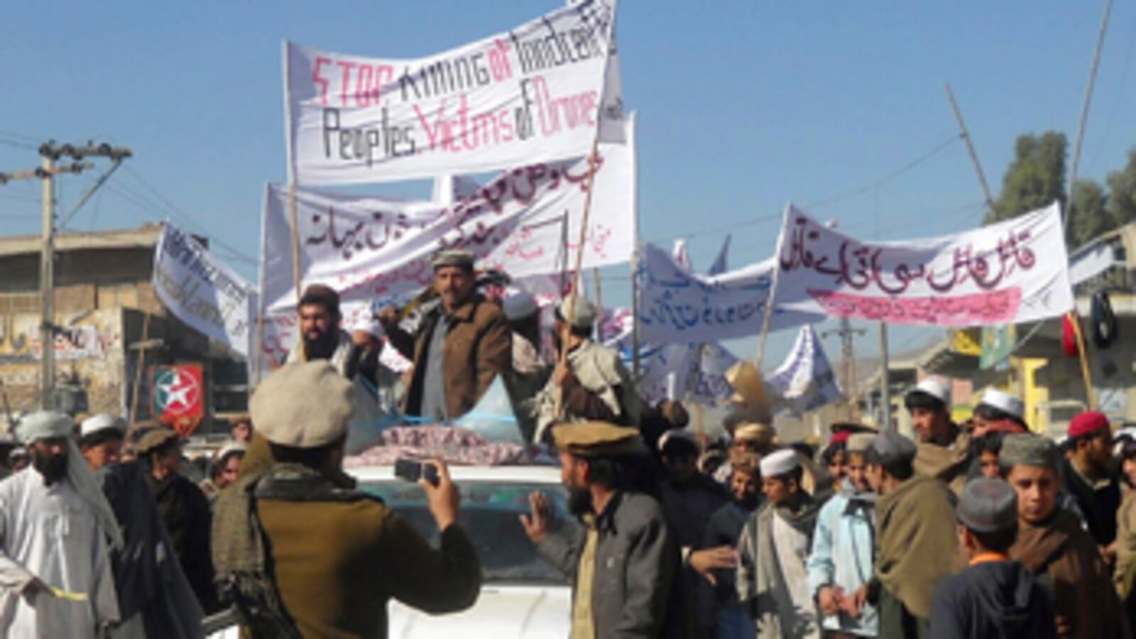 cheats/2011/04/14/us-drone-strikes-enrage-pakistan/drones-pakistan_ihxcrf