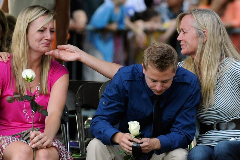 galleries/2012/07/20/aurora-colorado-dark-knight-shooting-photos/co-aurora-update-5_lu8mvo