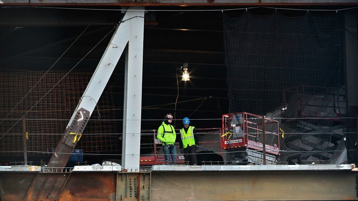 cheats/2012/06/27/beam-shatters-wtc-window/wtc4-cheat_jsdks1