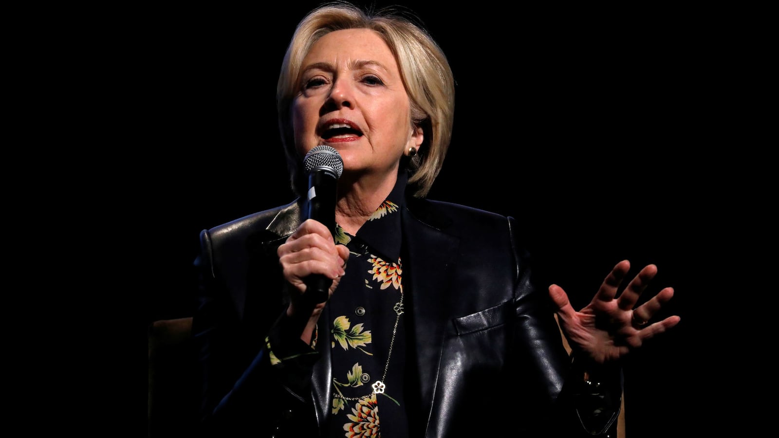 170130-clinton-strider-cheat_mx4qzn