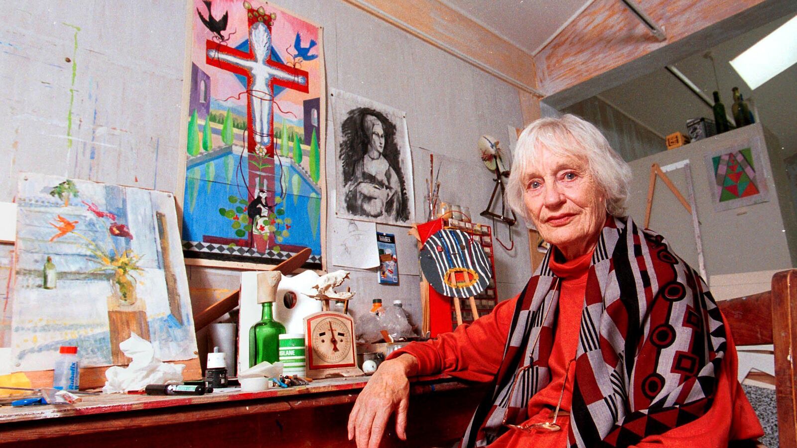 articles/2014/04/10/house-of-cads-growing-up-amid-the-weirdness-of-bloomsbury/140409-ferri-garnett-tease_luknuq