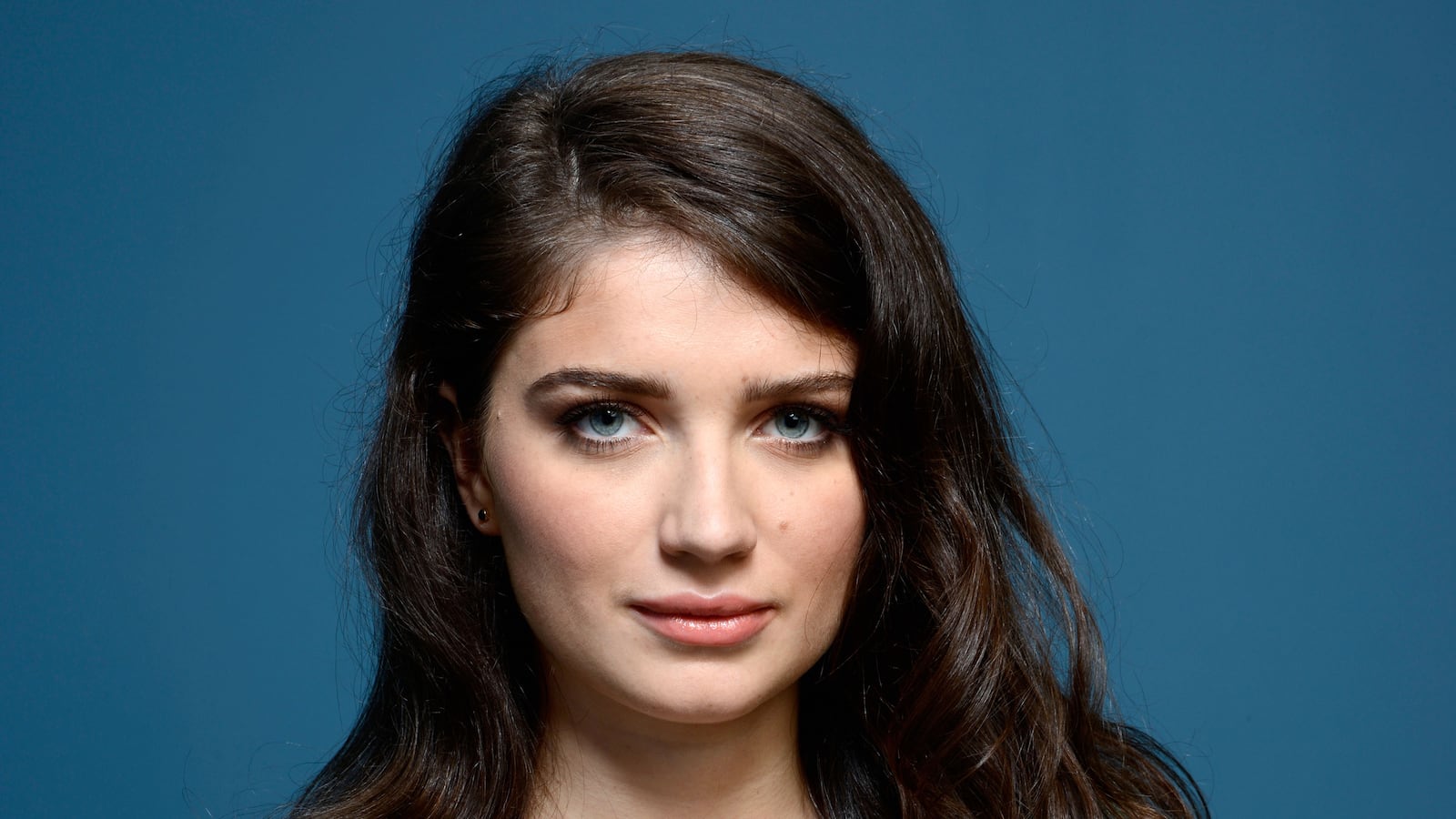 articles/2014/08/07/the-knick-star-eve-hewson-on-being-bono-s-daughter-and-injecting-cocaine-into-clive-owen-s-penis/140807-fallon-hewson-tease_gwlkjw