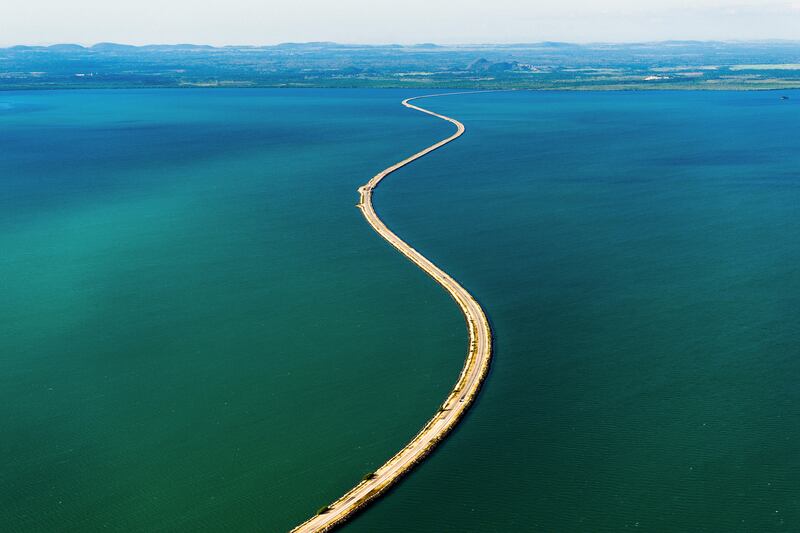 galleries/2015/05/03/you-ve-never-seen-cuba-like-this/150430-unseen-cuba1_qwk5z9