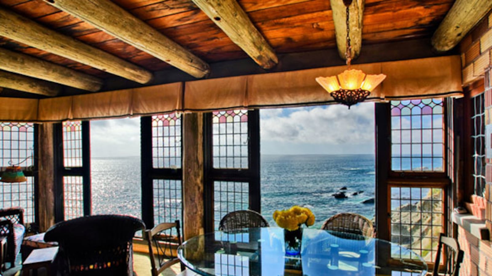 galleries/2010/07/22/outlandish-real-estate/real-house---villa-rockledge_siufhp