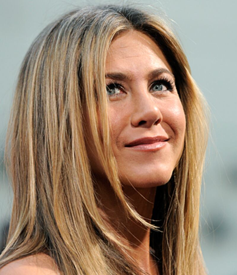 galleries/2010/10/11/celebs-not-on-facebook/not-on-facebook---aniston_nt9rkh