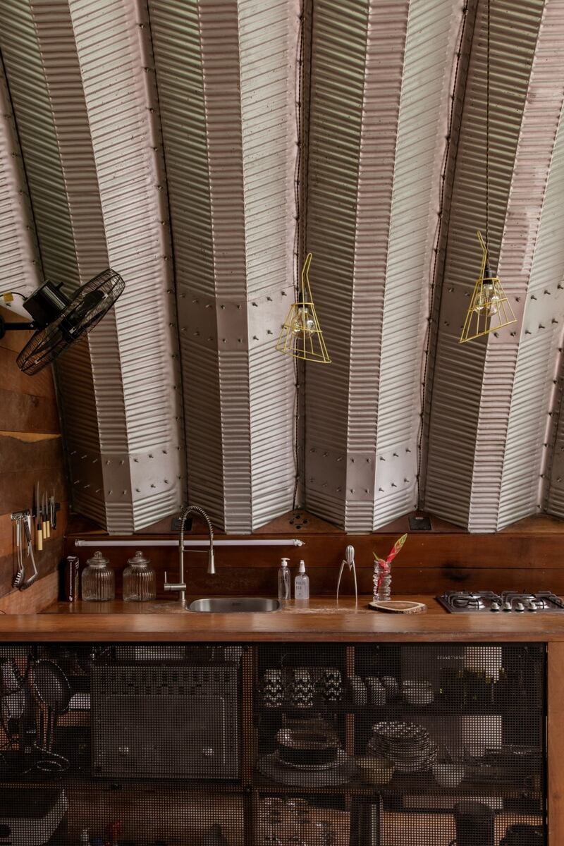 190531-mcnearney-omg-i-want-to-rent-this-house-rio-05_si1ush