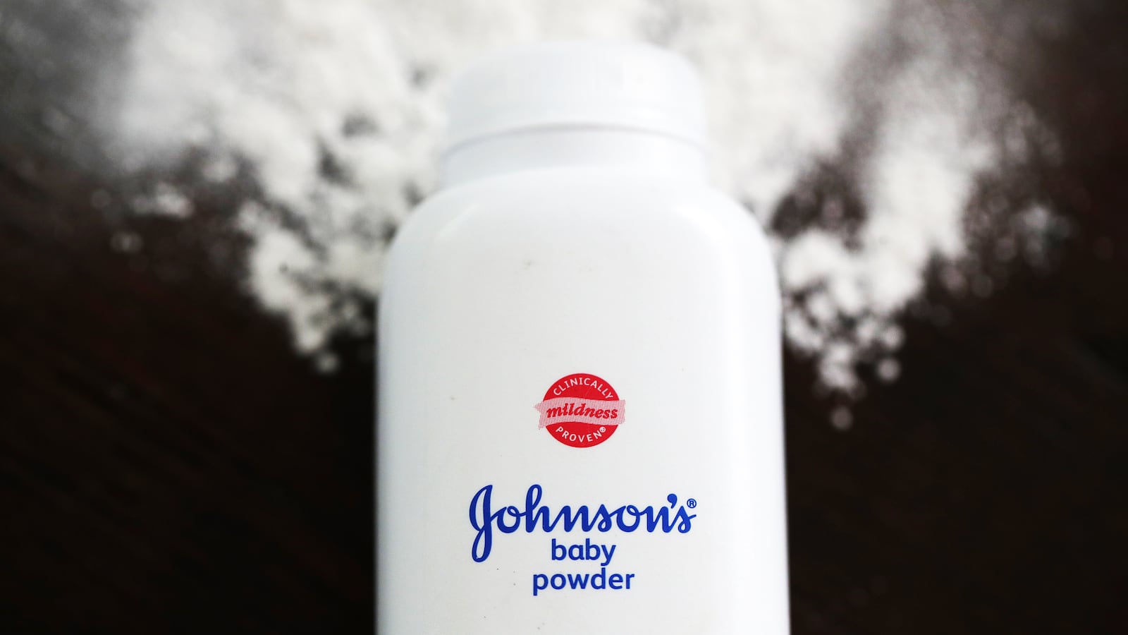 211031-jj-baby-powder-tease-01_xrc90x