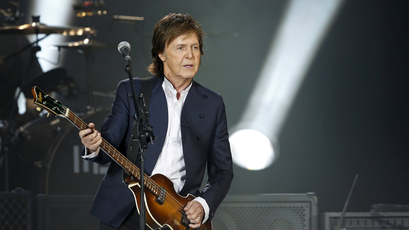 cheats/2016/05/24/paul-mccartney-i-was-a-drunk/160524-paul-mccartney-cheat_busmhw