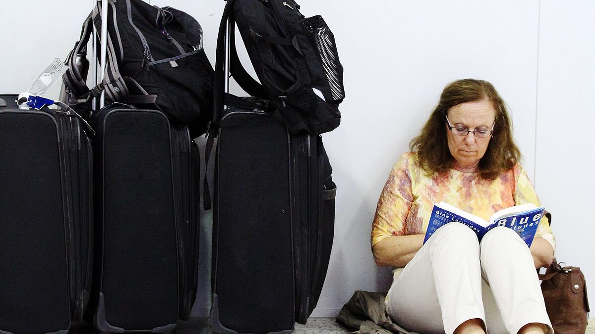 cheats/2011/10/29/qantas-grounds-fleet-over-labor-dispute/quantas-fleet-grounded-cheat_eixzjj