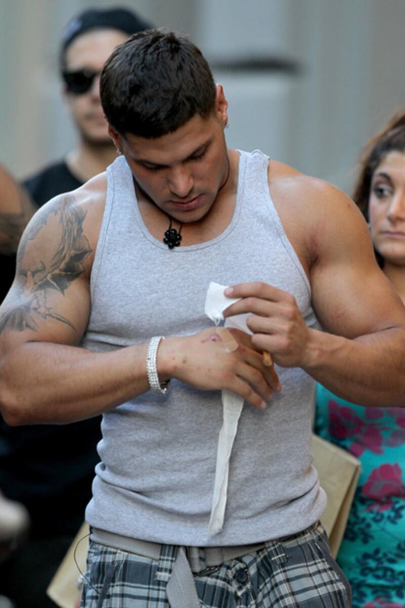 galleries/2011/05/30/jersey-shore-in-italy/jersey-shore-italy---12_enmpeo