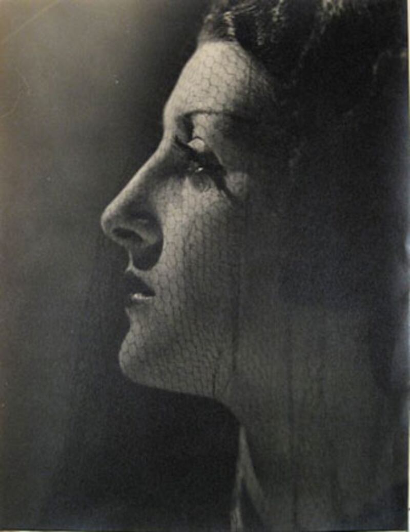 galleries/2009/06/01/photography-s-glam-gala/gordon-parks-auction-9_kkpqc8