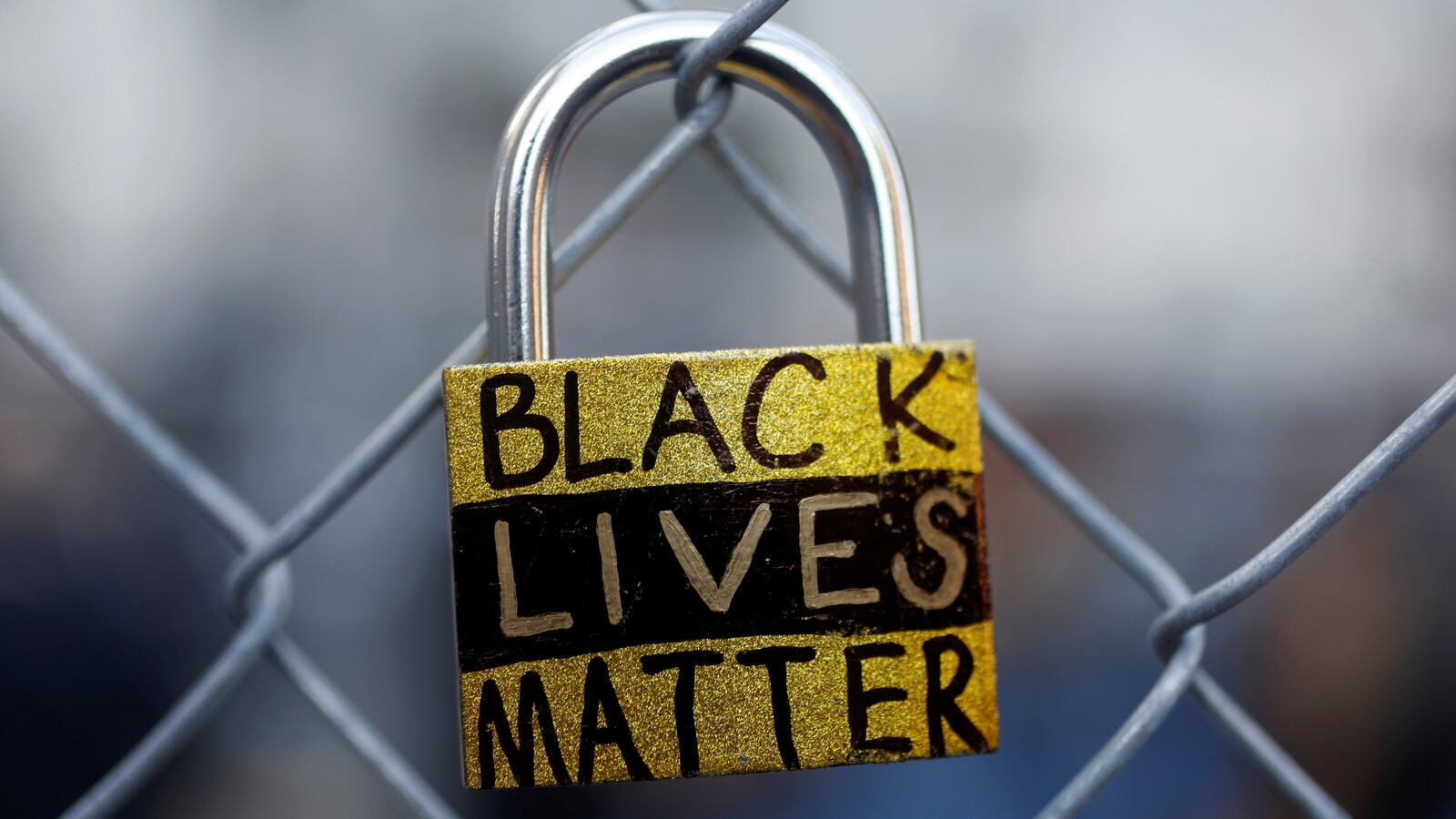 2021-03-30T025137Z_1732118039_RC2ELM9BA0Z7_RTRMADP_3_USA-RACE-GEORGEFLOYD_opyeda