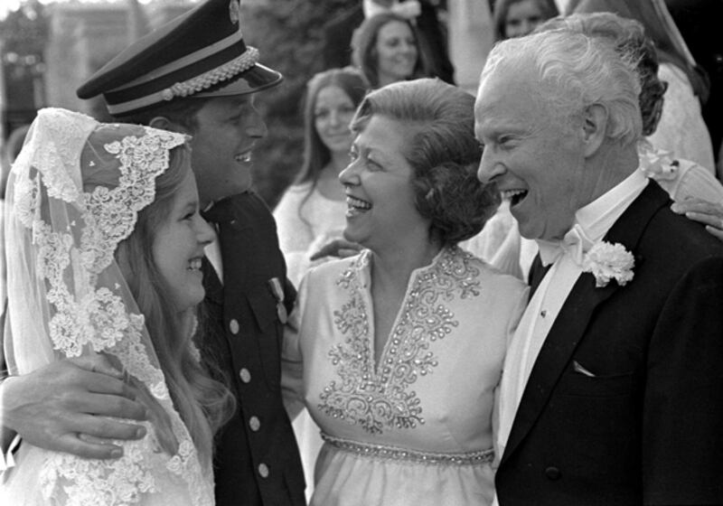 galleries/2010/06/01/al-and-tipper-through-the-years/al-and-tipper-gore---1_lplmd9