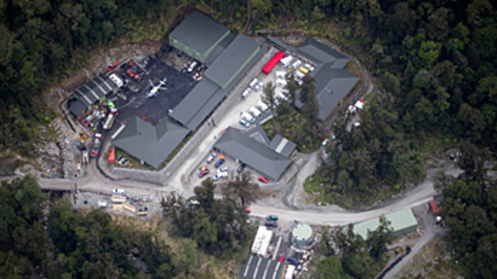 cheats/2010/11/22/new-zealand-miners-may-be-dead/new-zealand-mine_lnt5pd