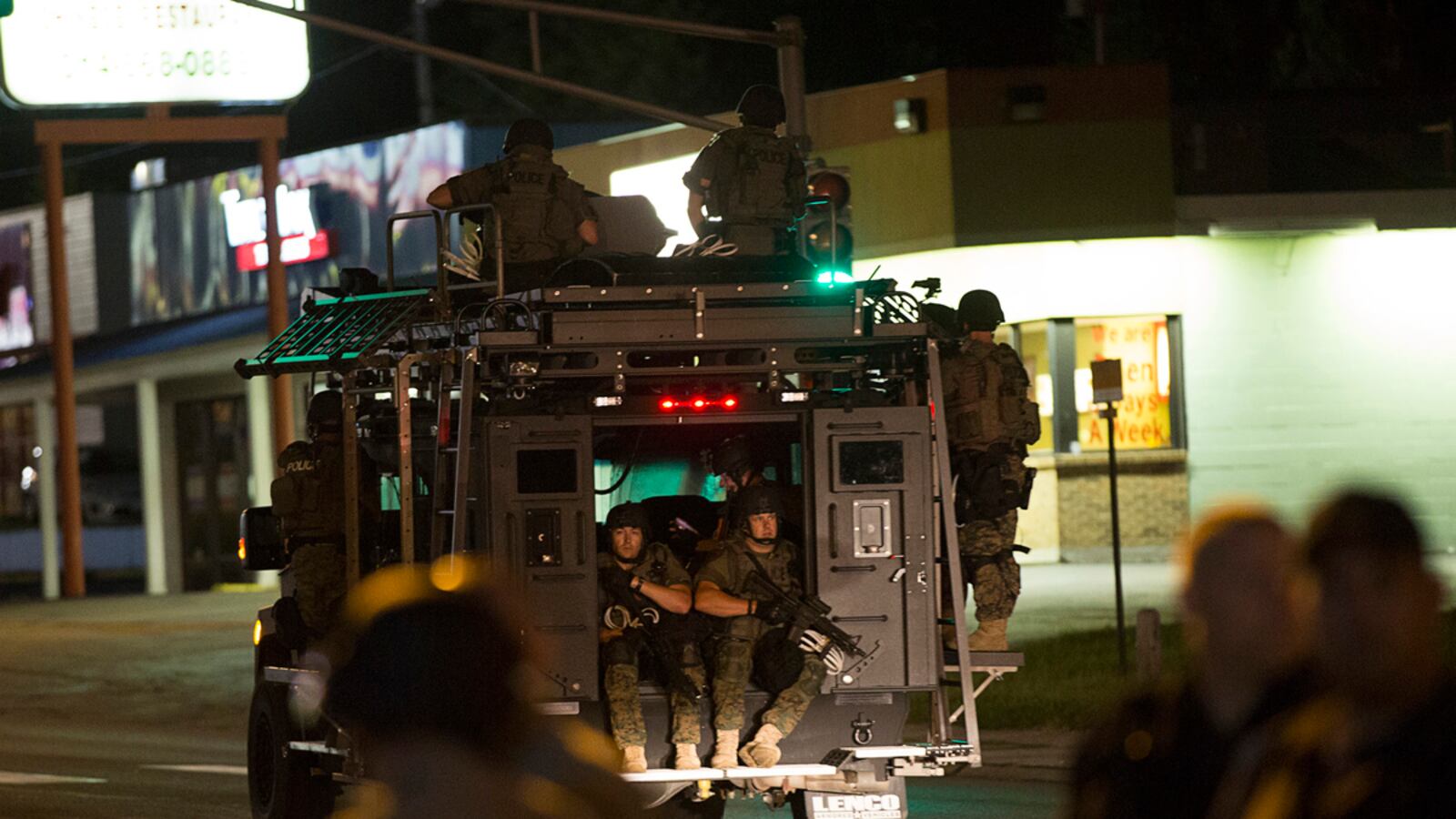 cheats/2015/05/18/obama-limits-military-gear-for-cops/150518-armored-vehicle-cheat_acctqo
