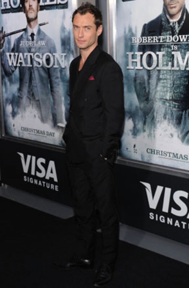 galleries/2009/12/18/sherlock-holmes-premiere/red-carpet---law_x2dpub