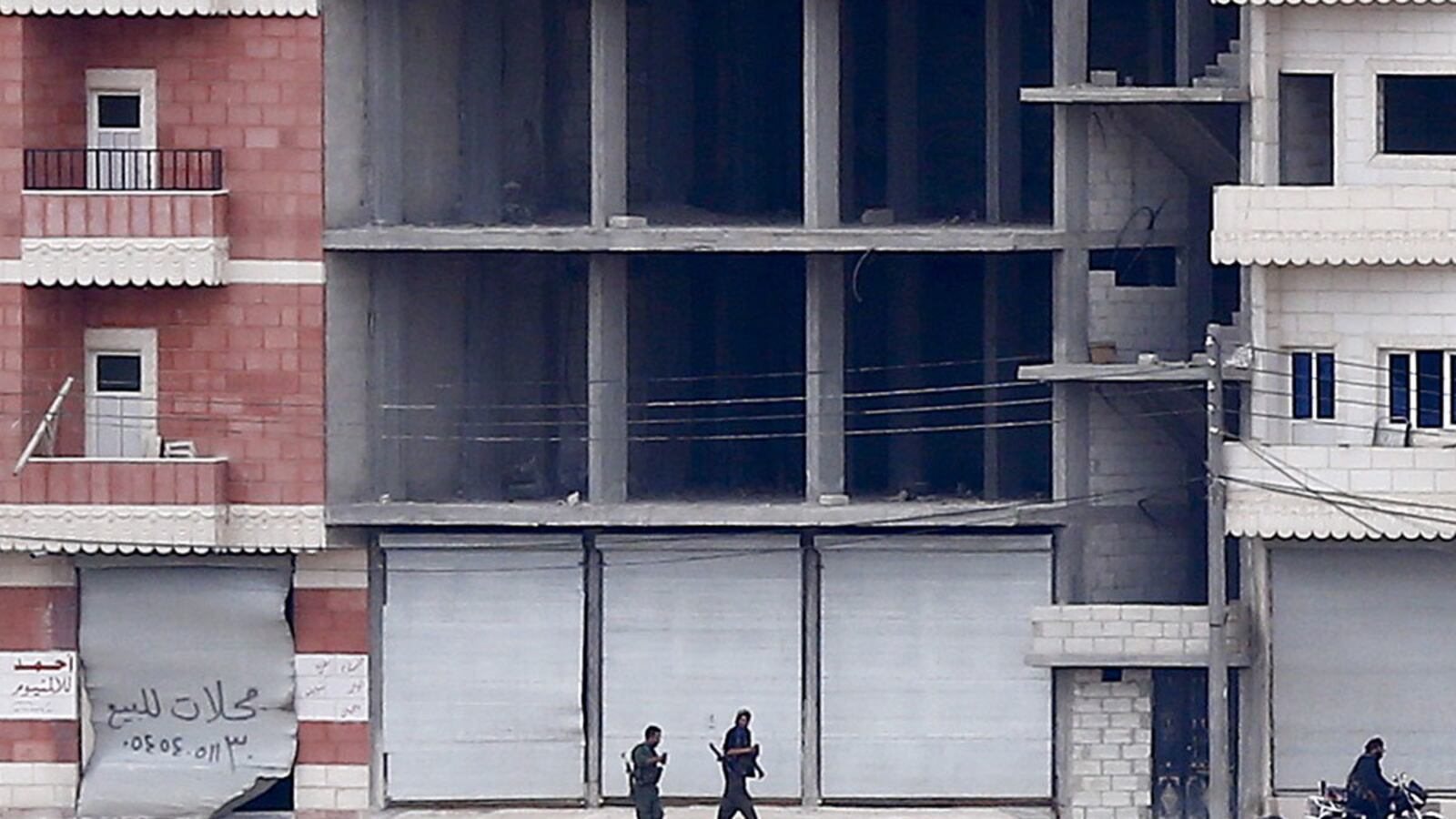 cheats/2014/10/20/isis-attempts-rebel-kidnapping-in-turkey/141020-isis-kobani-cheat_flzhij