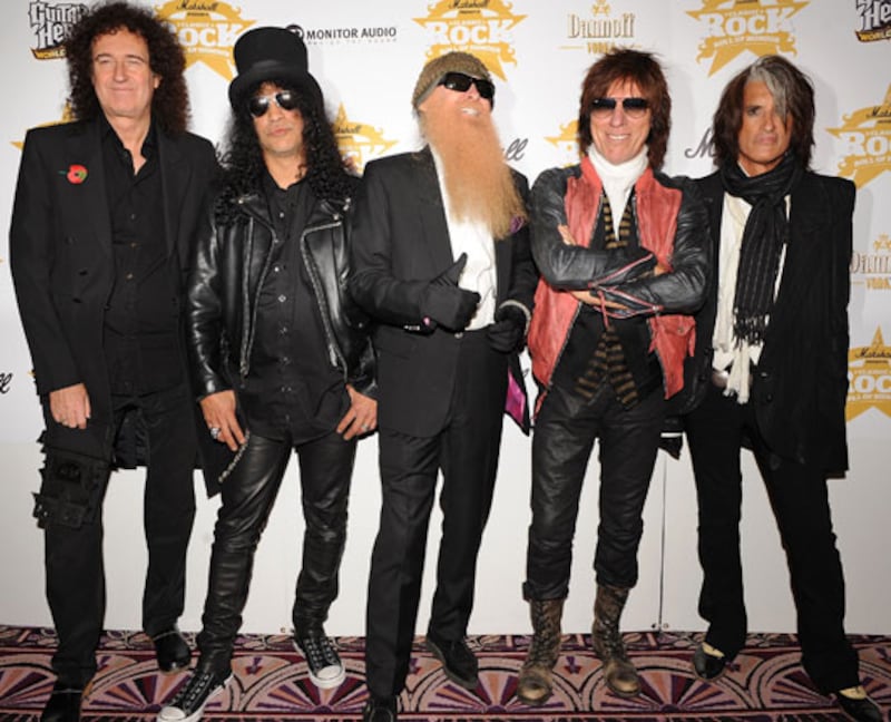 galleries/2009/11/03/star-style/red-carpet---guitar_juqoma