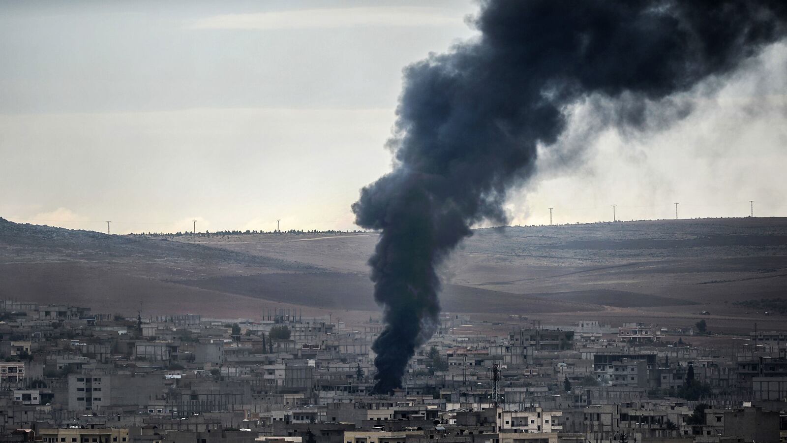 cheats/2014/10/20/isis-slaughtered-700-of-a-syrian-tribe/141020-ISIS-cheat_dk3xap