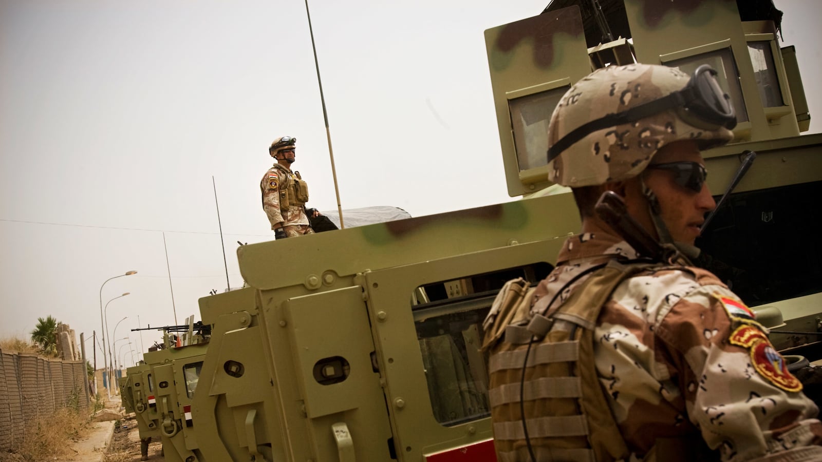 articles/2014/06/11/iraq-s-terrorists-are-becoming-a-full-blown-army/140610-lake-iraq-tease_samgmq