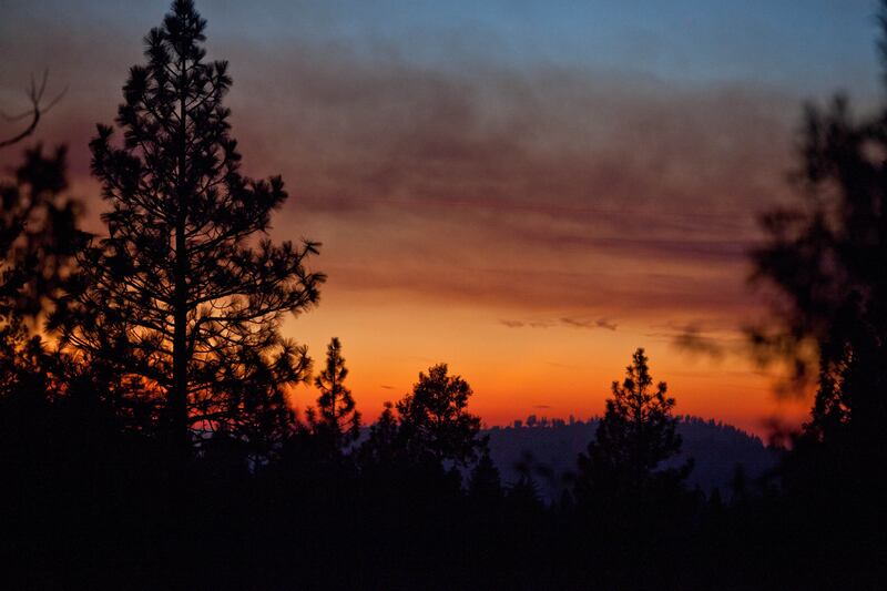 galleries/2013/06/03/13-stunning-sunsets-around-the-world-photos/130531-evergreen-lodge_jfcnyq