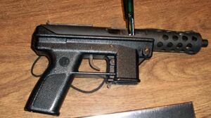 cheats/2012/01/02/man-brings-machine-gun-into-nyc-subway/nypd-arrest-suspect-machine-gun-nyc-subway-cs_hy3cza