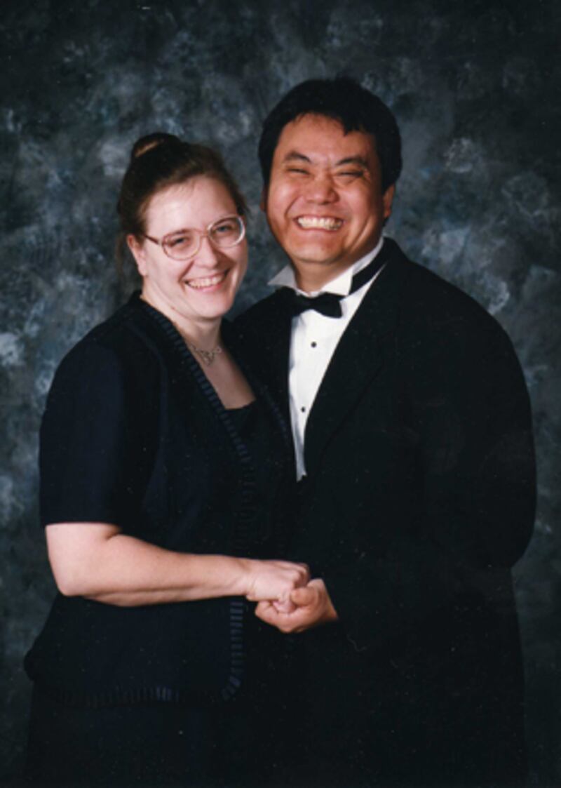 galleries/2011/02/10/awkward-valentine-s-photos/awkward-vday---the-oversmile_grws2h