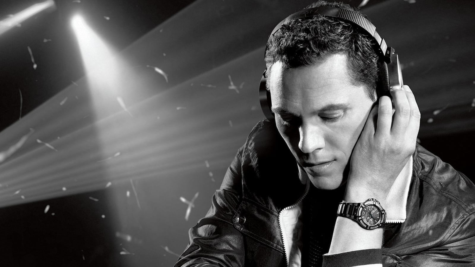 articles/2012/11/27/tiesto-picks-his-eight-favorite-songs-to-mark-world-aids-day/tiesto-favorite-songs-munoz-tease_wprjet