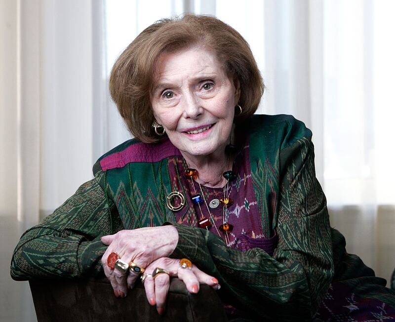 galleries/2010/08/12/patricia-neal/patricia-neal-14_txxm3c