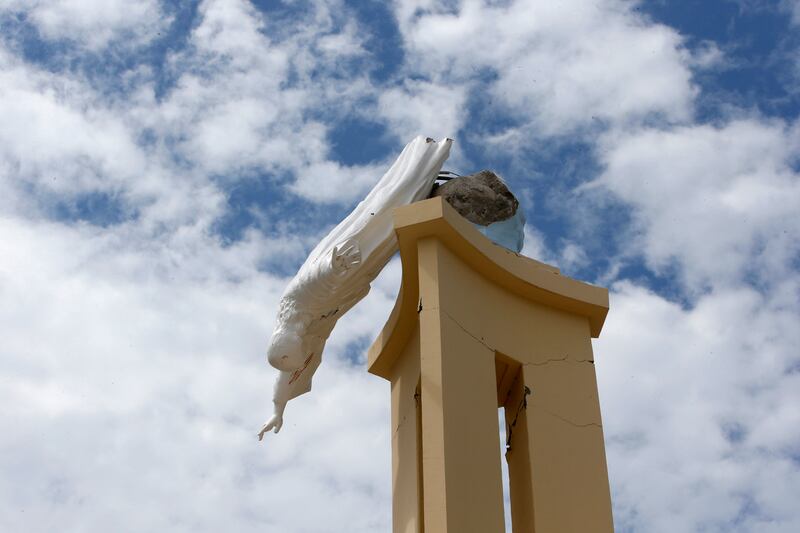 galleries/2013/10/19/the-week-in-photos-october-18-2013/131017-falling-jesus-wip_y4nc1v