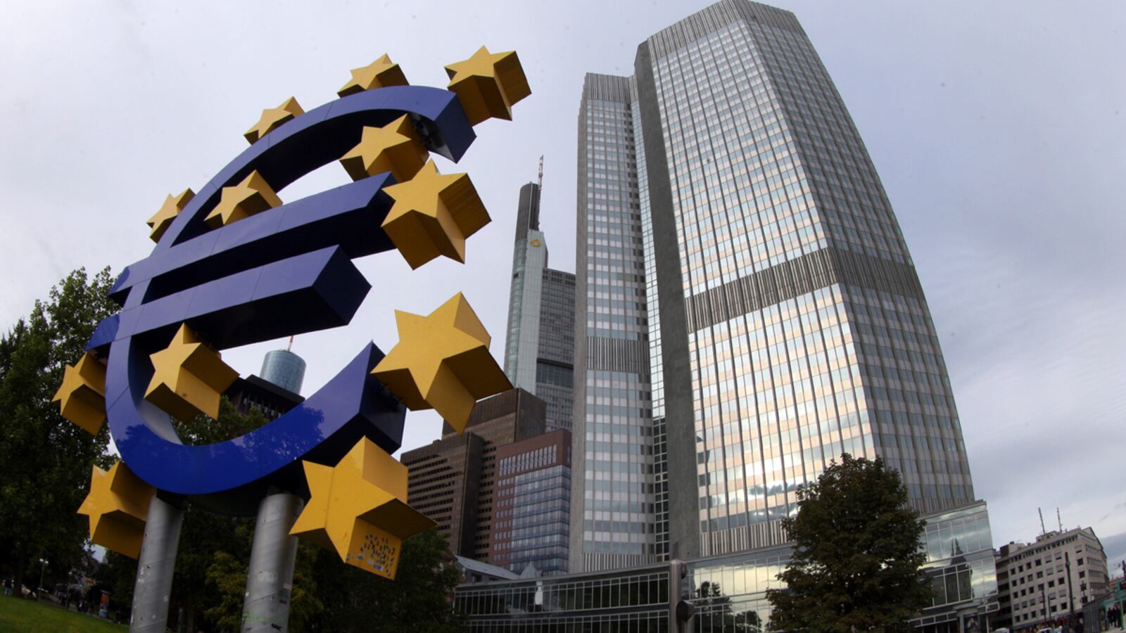 cheats/2011/12/21/european-banks-loaned-640b/eurpean-union-will-back-banks_ahevfc