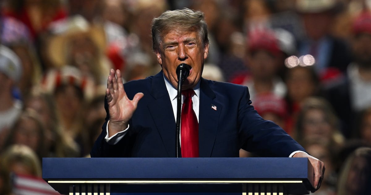 Win Math Log In ‘Daily Show’ Exposes ‘Trump Math’ Behind $5,000 Bribe