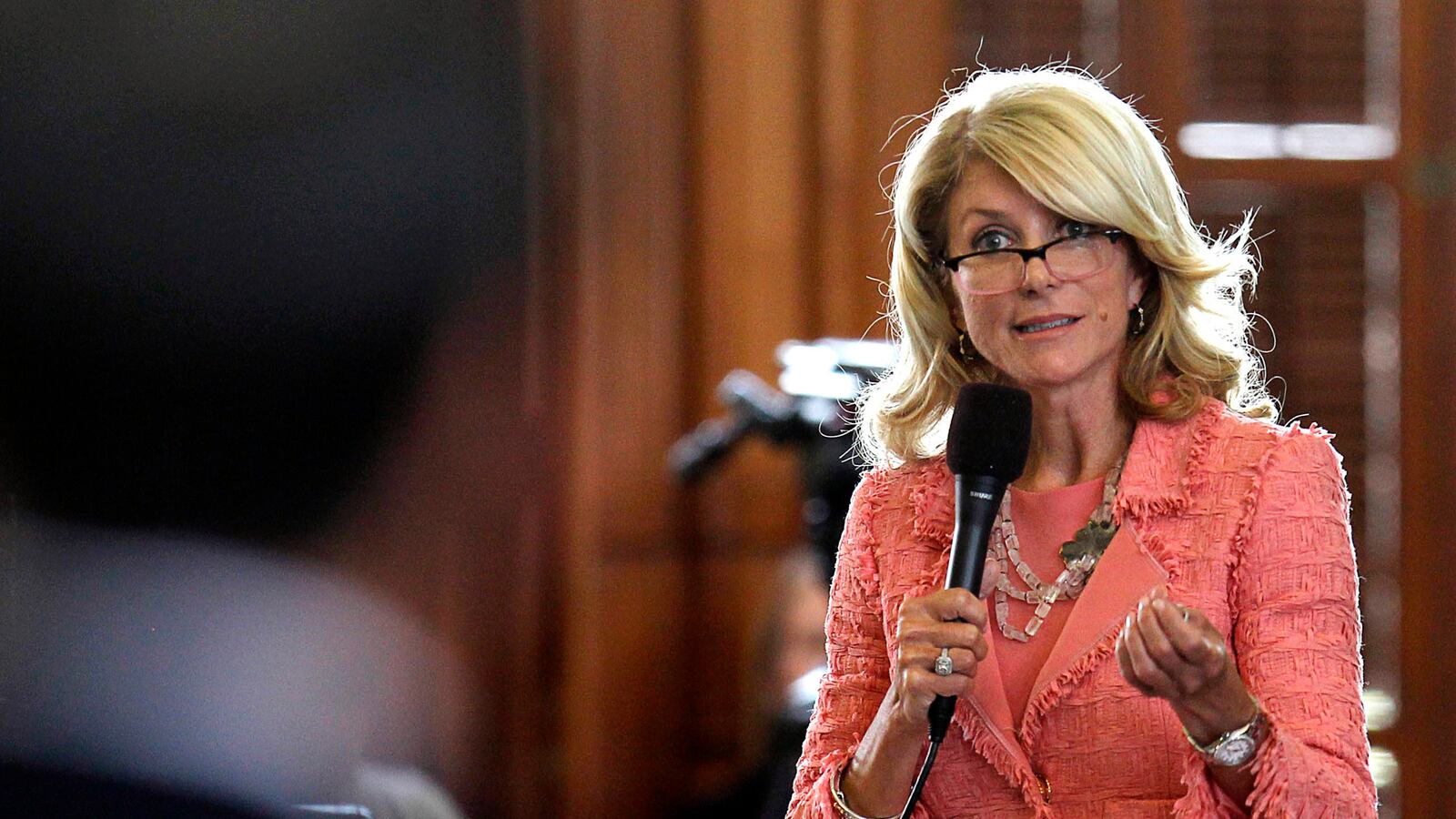 articles/2014/07/17/wendy-davis-s-fundraising-fiasco/140717-davis-tease_m3mlwz