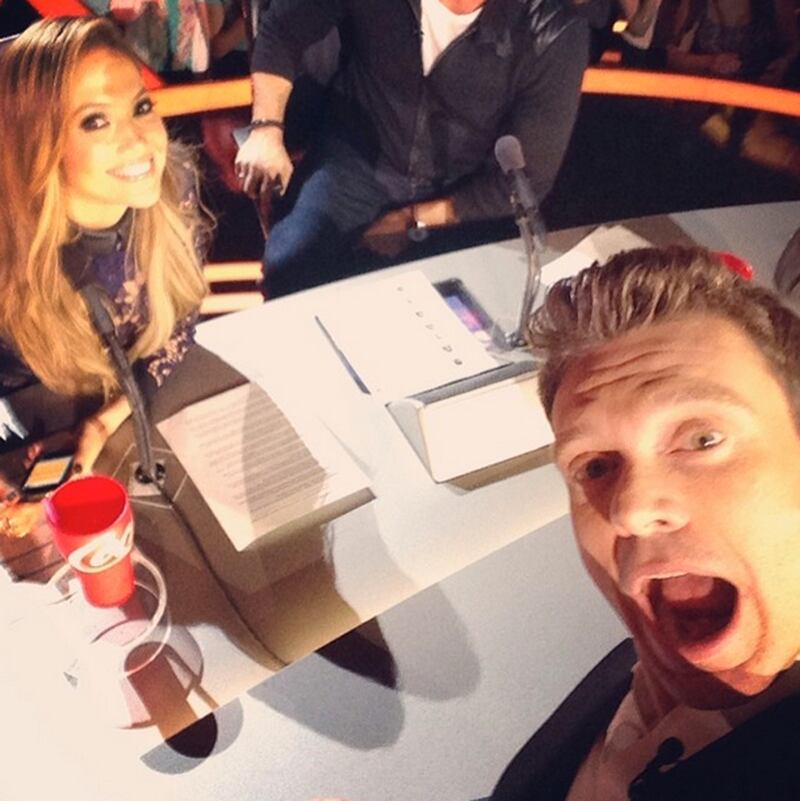 galleries/2014/03/02/oprah-lena-dunham-the-week-s-best-celebrity-selfies-photos/140228-selfies-ryanseacrest_jtdmxo