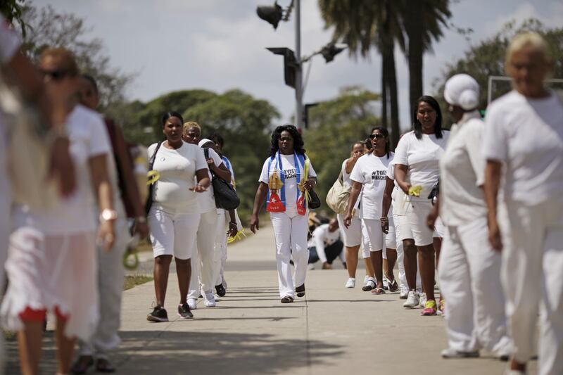 galleries/2016/03/20/obama-lands-in-cuba-to-dissident-protest/160320-cuba-dissidents-protest-01_tgrzlp
