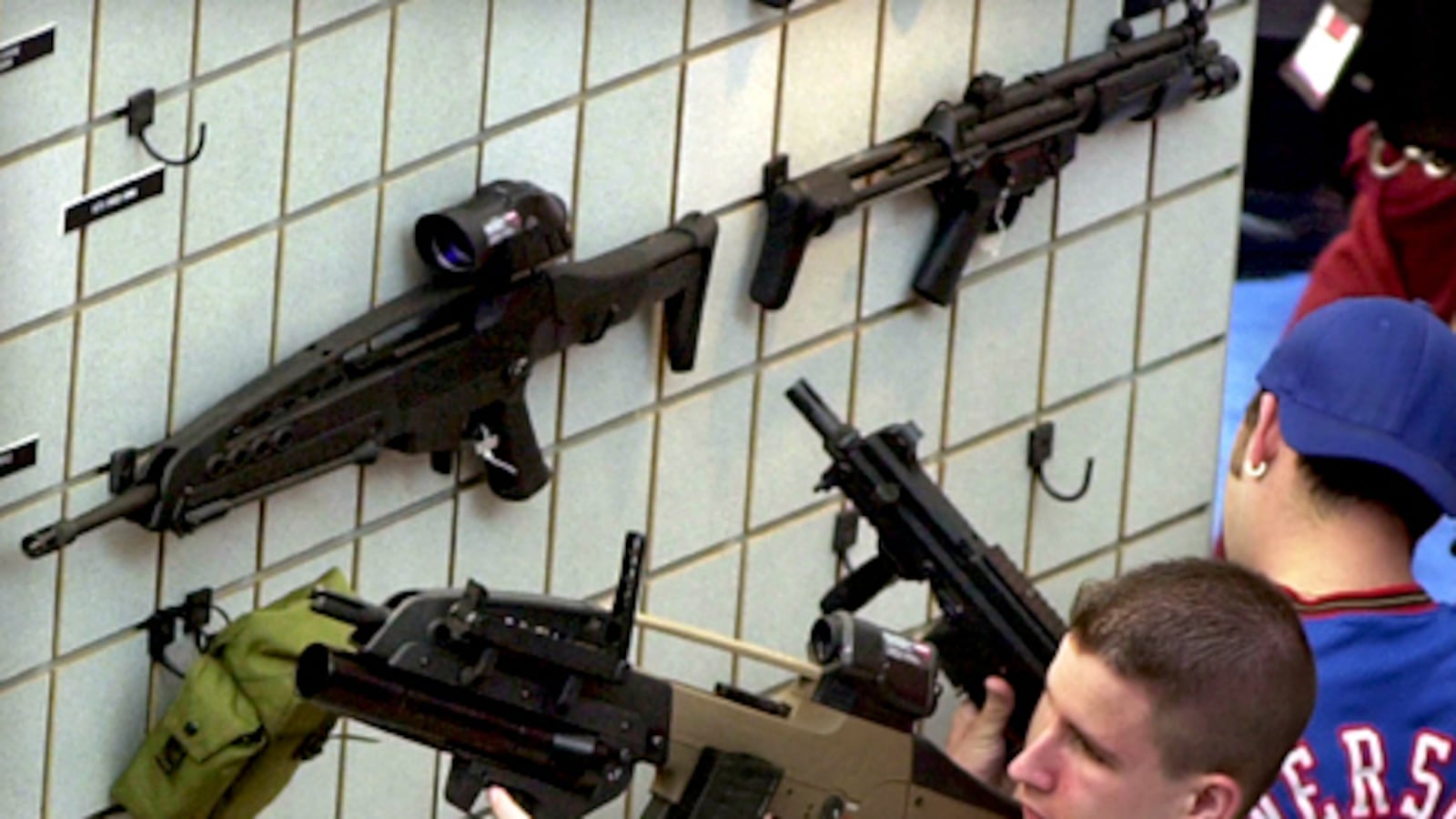 articles/2009/04/05/accomplices-to-murder/evans-nra-guns_21153_suv3ep