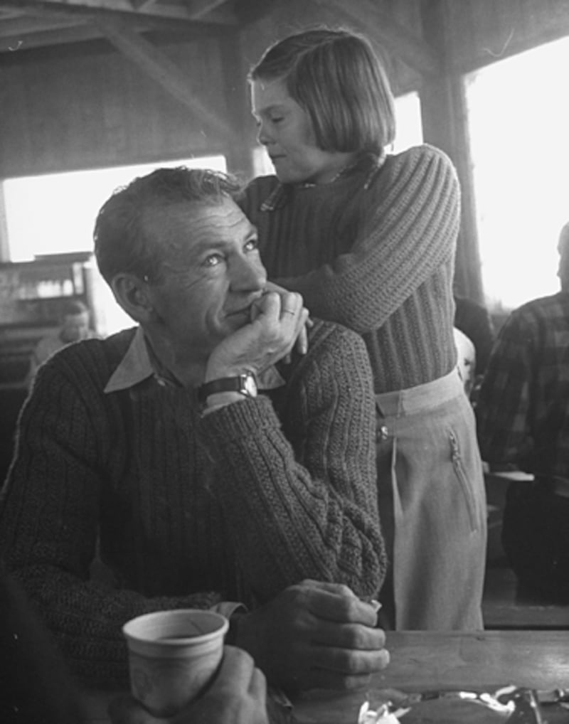 galleries/2012/06/17/tough-hollywood-dads-clint-eastwood-sean-connery-more-photos/toughguys-with-kids-gary-cooper_ael8sn