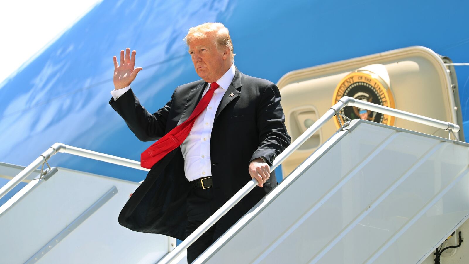 180523-trump-probe-tariffs-cars-cheat_dxnzyi