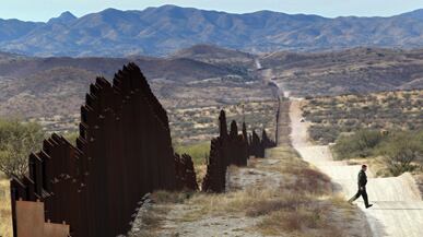 cheats/2011/01/14/us-cancels-virtual-border-fence/virtual-border-fence_smfnse