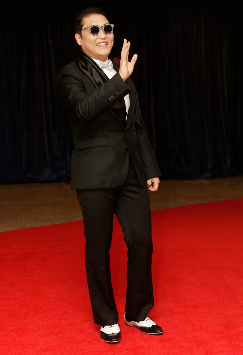 galleries/2013/04/28/white-house-correspondents-dinner-red-carpet-gabby-douglas-arianna-huffington-more-photos/whcd-2013-psy_nlaju3