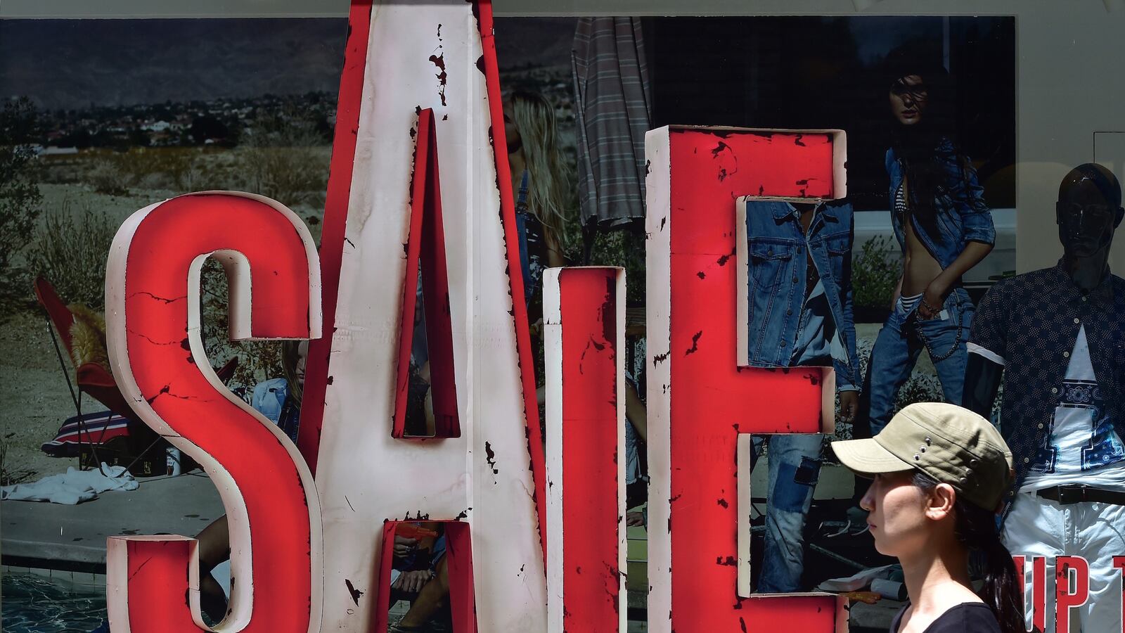 videos/2016/03/03/man-sells-self-on-online-marketplace/160303-Place-guy-for-sale_no6eqj