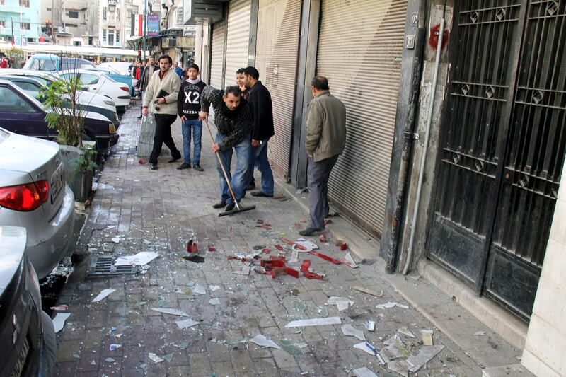 articles/2012/12/14/under-siege-damascus-gets-desperate-for-food-and-fuel/mikel-demascus-siege-tease_r0dzyj