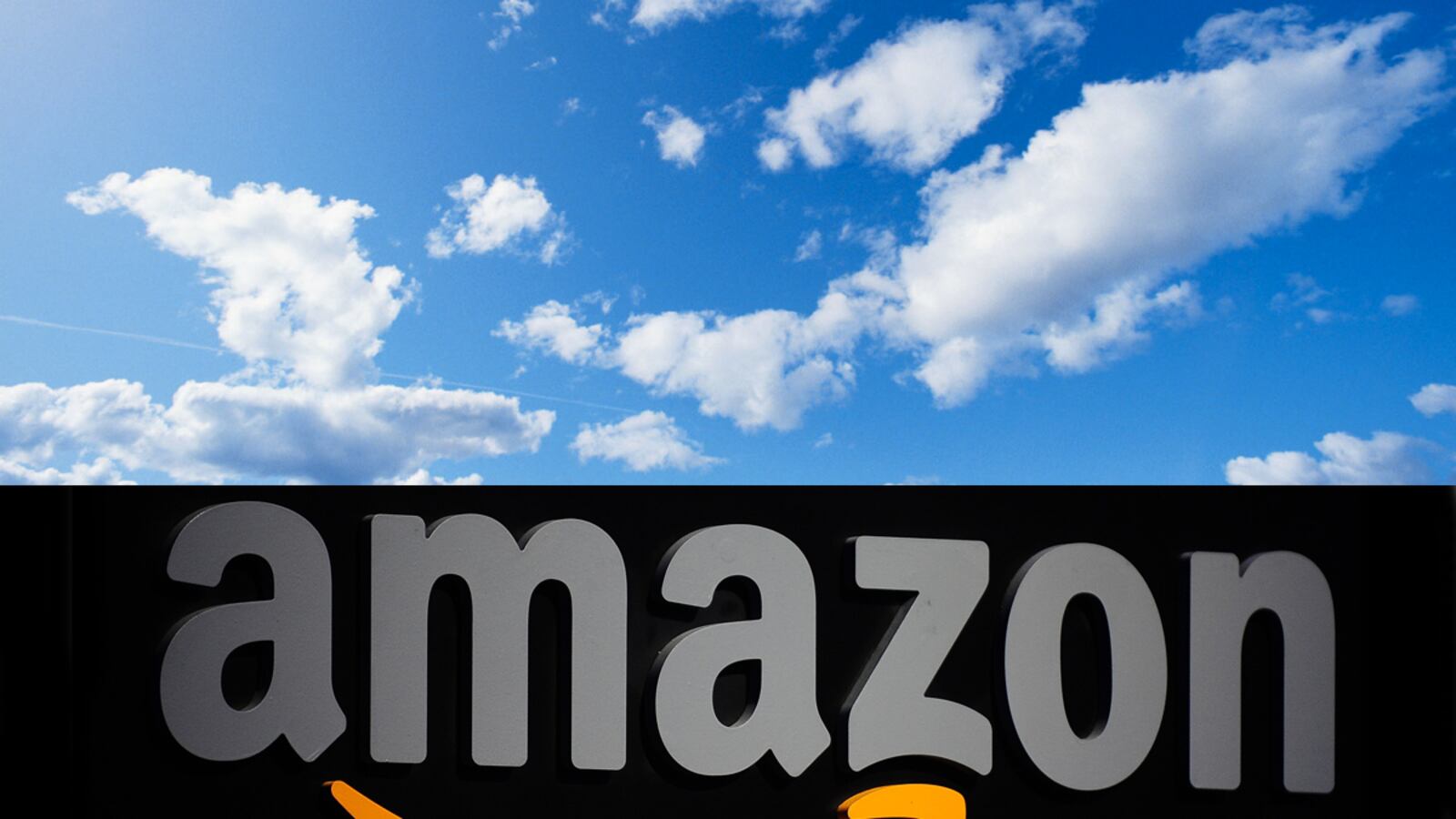 articles/2012/10/25/blame-it-on-the-cloud-amazon-outage-shows-peril-of-outsourcing-data/amazons-cloud-meltdown-gross-tease_yz2zt1